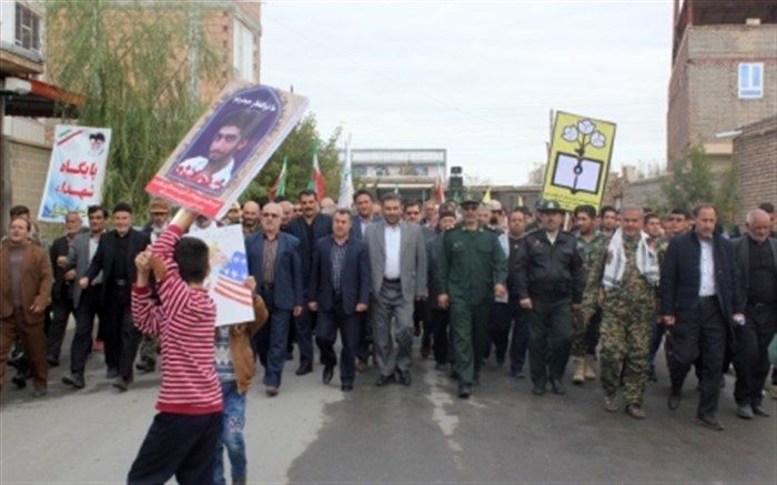 تجلی استکبار ستیزی دانش‌آموزان منطقه مرحمت آباد