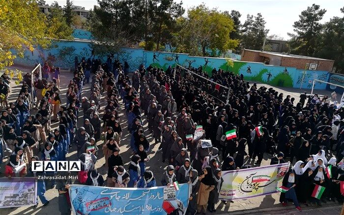 صدای شکسته شدن استخوان صهیونیستها به گوش میرسد