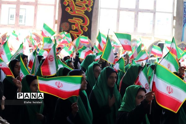 حضور پرشکوه دانش‌آموزان شهرقدس درراهپیمایی 13آبان