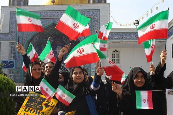 راهپیمایی 13 آبان در فریدونکنار