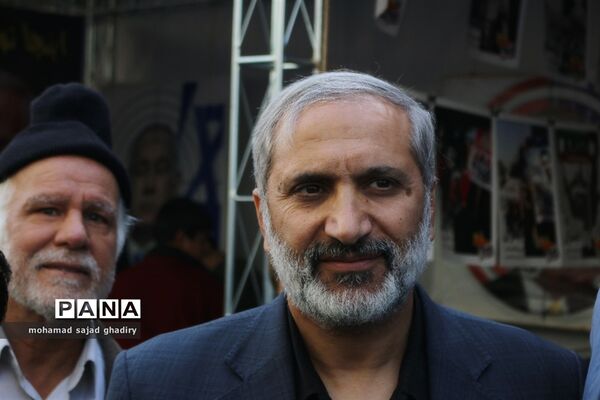 مراسم راهپیمایی ۱۳ آبان  با حضور مقامات لشکری و کشوری
