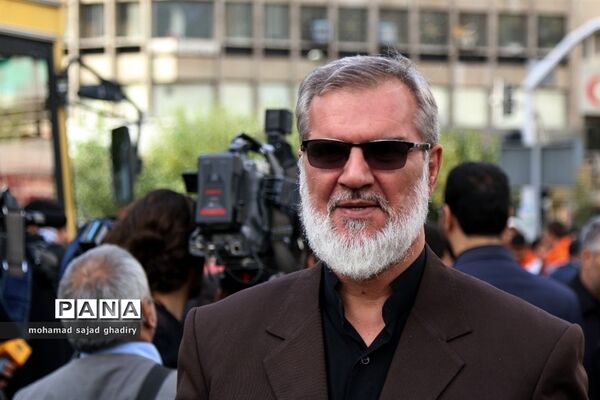 مراسم راهپیمایی ۱۳ آبان  با حضور مقامات لشکری و کشوری
