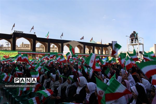 13 آبان روز مبارزه با استکبار جهانی