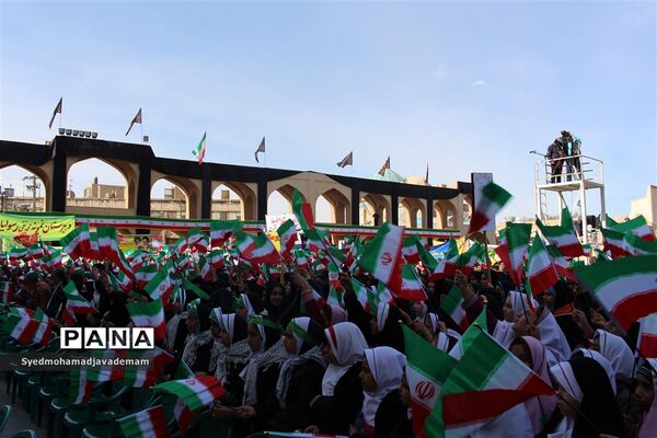 13 آبان روز مبارزه با استکبار جهانی