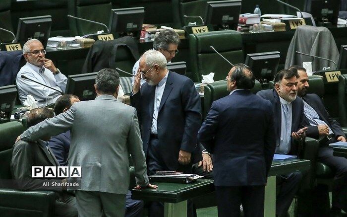 حاشیه‌های مجلس: از پخش کلیپ علیه ظریف تا پرخاش حاجی‌دلیگانی به پزشکیان