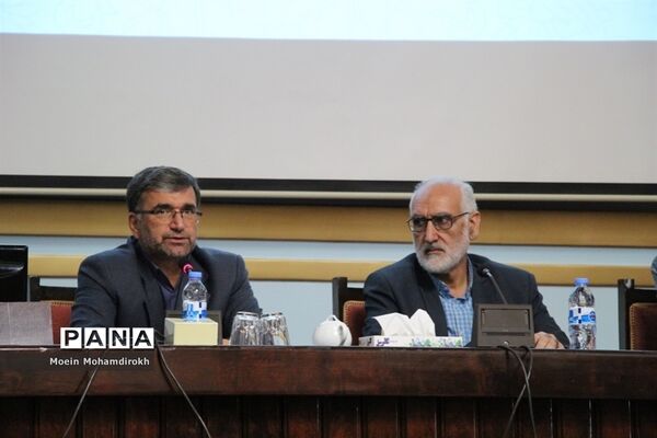 نشست صمیمی معاون استاندار با نمایندگان تشکل‌ها دانش‌آموزی خراسان رضوی