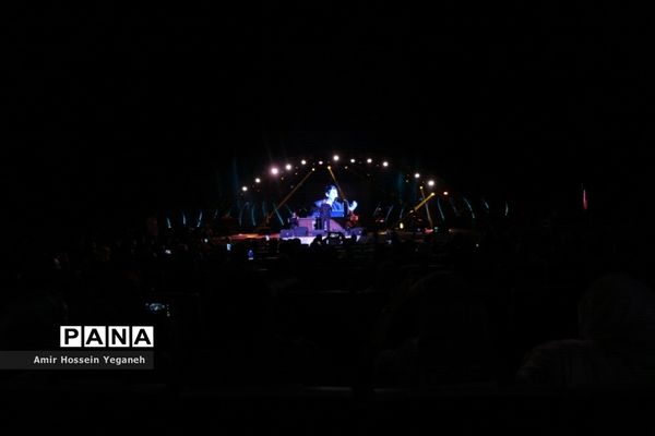 کنسرت بزرگ سالار عقیلی در جزیره کیش