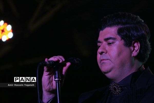 کنسرت بزرگ سالار عقیلی در جزیره کیش