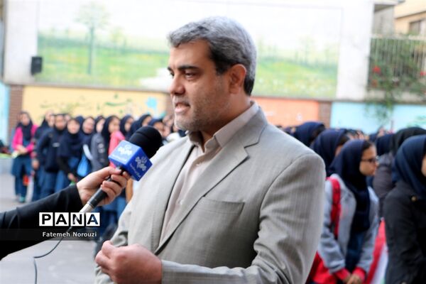 طرح «دوشنبه‌های پر مهر» در دبیرستان حافظ شهرستان ساری