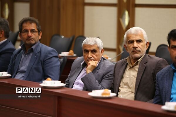 جلسه شورای اداری شهرستان ساری