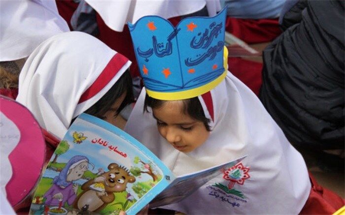 ۲۰۰۰ کتاب در بین مدارس آذربایجان غربی توزیع شد