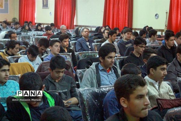 اولین همایش دانش‌‌آموزی یادواره علامه طباطبایی  در تبریز