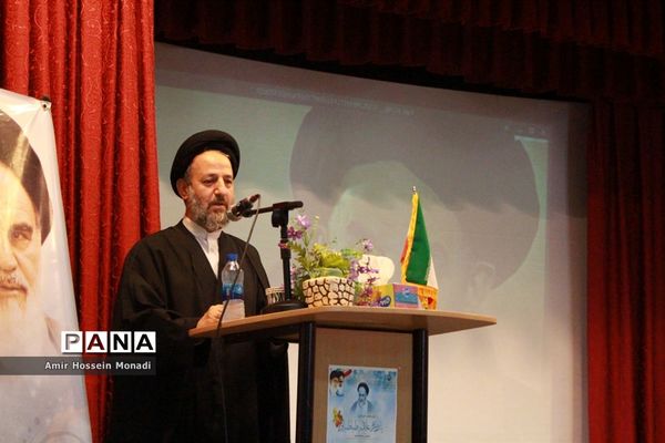 اولین همایش دانش‌‌آموزی یادواره علامه طباطبایی  در تبریز