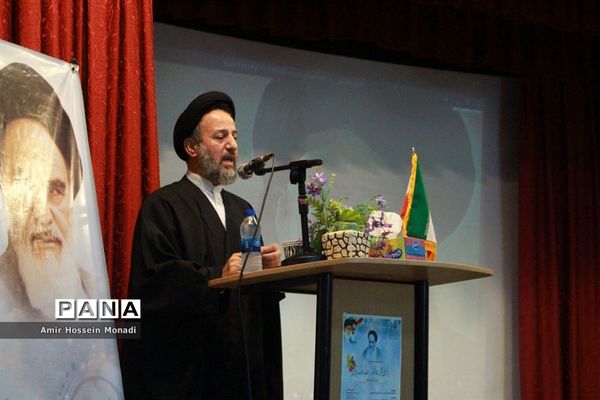 اولین همایش دانش‌‌آموزی یادواره علامه طباطبایی  در تبریز