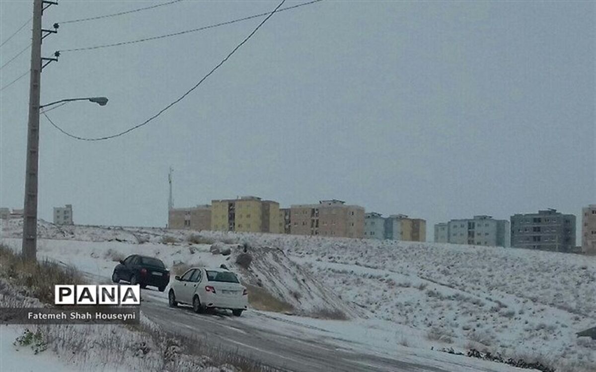 مه‌گرفتگی و بارش برف در محورهای شمالی و غربی کشور