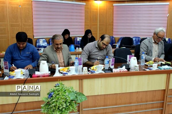 نشست خبری مدیرکل آموزش و پرورش استان بوشهر با اصحاب رسانه