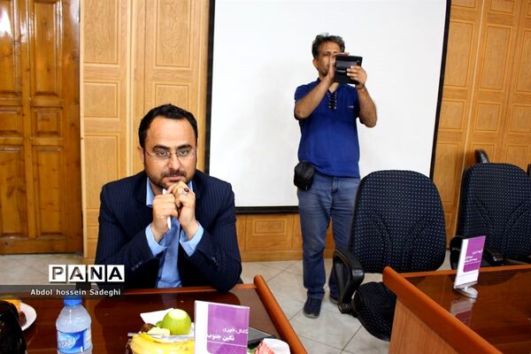 نشست خبری مدیرکل آموزش و پرورش استان بوشهر با اصحاب رسانه