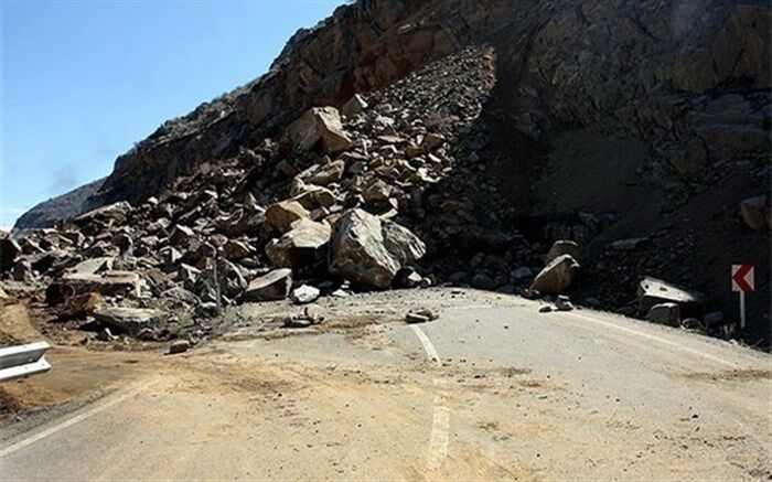امدادرسانی به ١٤١٠ نفر به دلیل ریزش کوه در 3 استان