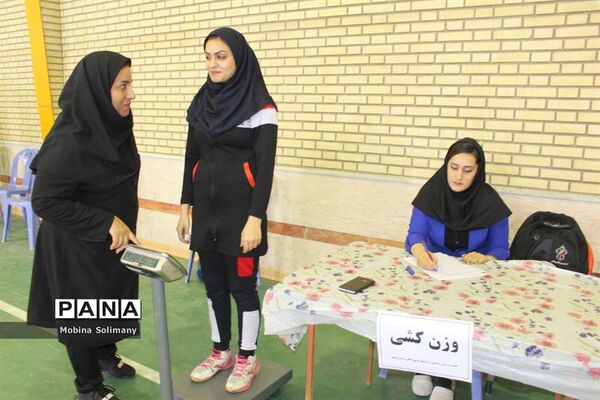 مسابقه مچ‌اندازی بانوان مرحله استانی بازی‌های بومی محلی استان بوشهر