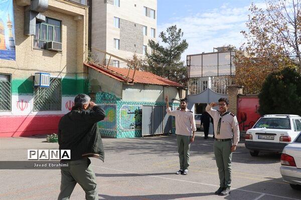 بازدید رئیس سازمان دانش آموزی خراسان رضوی از مدارس طرح گام های عاشقی