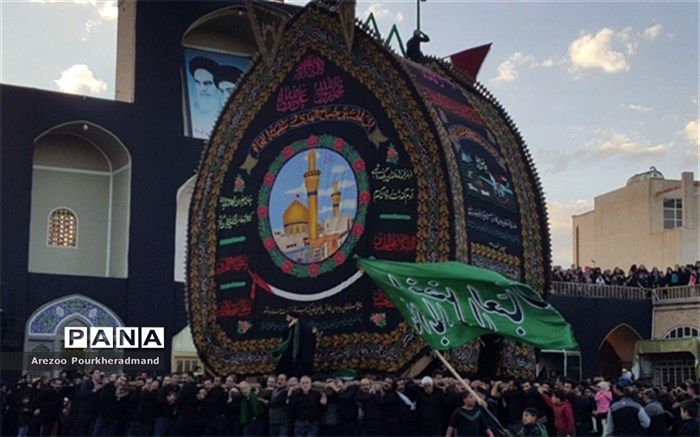 برگزاری آیین نخل برداری در حسینیه شاه ولی تفت