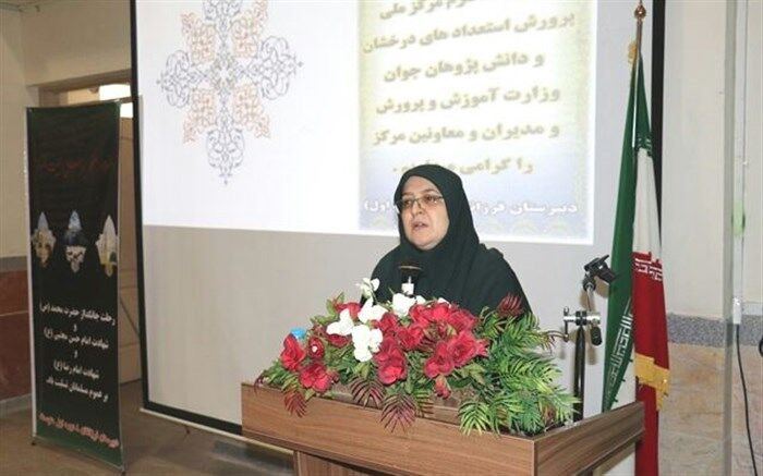 رئیس مرکز ملی پرورش استعدادهای درخشان: در کنار درس خواندن باید انسان های مسئول و جامعه نگری باشیم