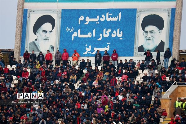 دیدار تیم های تراکتورسازی تبریز و ذوب آهن اصفهان