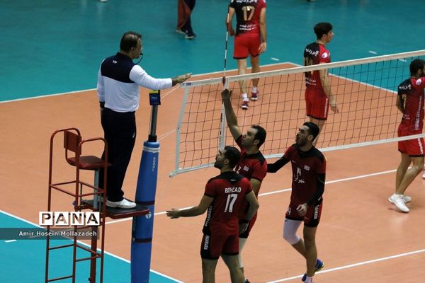دیدار تیم های والیبال شهرداری ارومیه و شهرآرا مشهد
