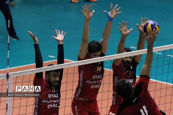 دیدار تیم های والیبال شهرداری ارومیه و شهرآرا مشهد
