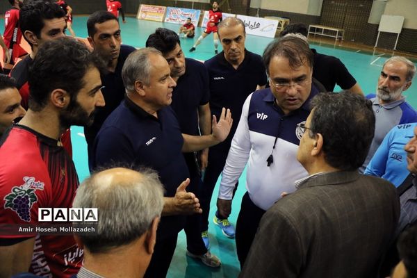 دیدار تیم های والیبال شهرداری ارومیه و شهرآرا مشهد