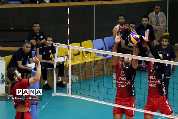 دیدار تیم های والیبال شهرداری ارومیه و شهرآرا مشهد