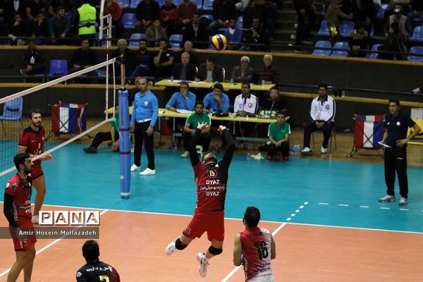 دیدار تیم های والیبال شهرداری ارومیه و شهرآرا مشهد
