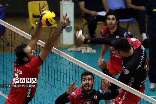 دیدار تیم های والیبال شهرداری ارومیه و شهرآرا مشهد