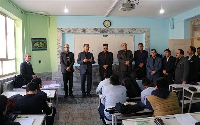 بررسی مشکلات و چالش های آموزشی و پرورشی در کف مدرسه ، راهکاری برای کاهش فاصله صف و ستاد