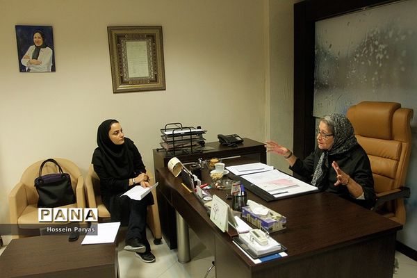 مصاحبه اختصاصی پانا با مینو محرز، رئیس مرکز تحقیقات ایدز ایران