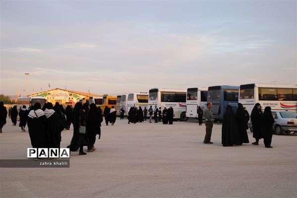 دختران سرزمین نور