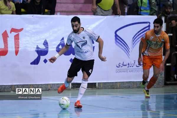 دیدار تیم‌های شهروند ساری و مس سونگون