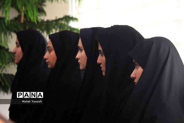 دیدار  دانش‌آموزان خبرنگار پانا با نماینده ولی فقیه در آذربایجان شرقی