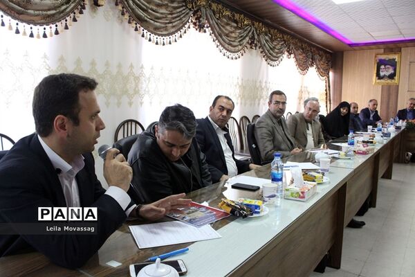 جلسه کارگروه آموزش و هماهنگی مانور زلزله  و ایمنی درمدارس آذربایجان‌شرقی
