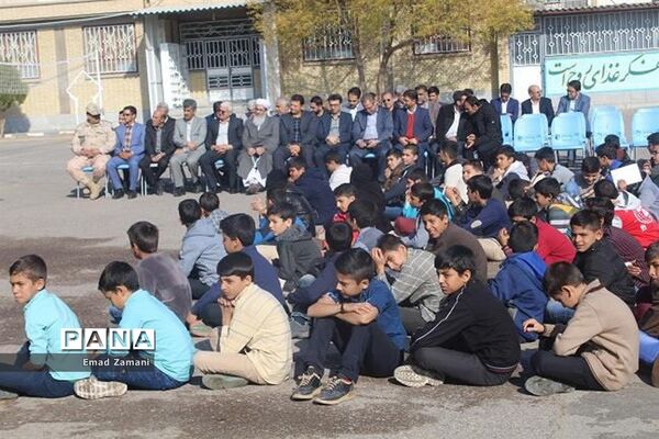 نواختن زنگ مطالعه و کتابخوانی در تایباد
