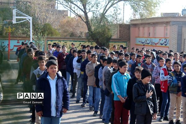 نواختن زنگ مطالعه و کتابخوانی در تایباد