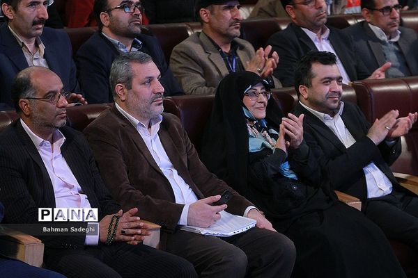 مراسم تجلیل از دانش‌آموزان کتابخوان برتر سراسر کشور