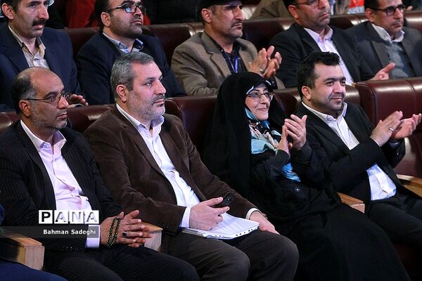 مراسم تجلیل از دانش‌آموزان کتابخوان برتر سراسر کشور