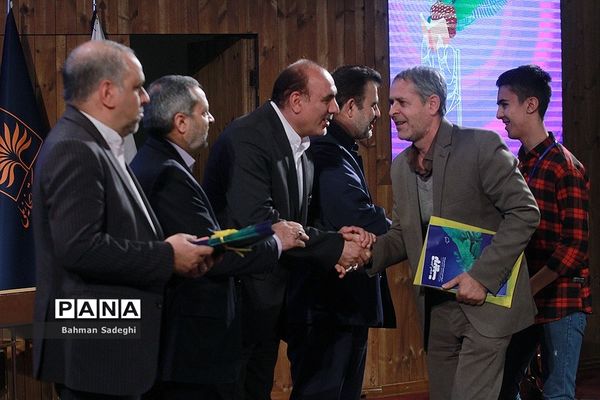 مراسم تجلیل از دانش‌آموزان کتابخوان برتر سراسر کشور