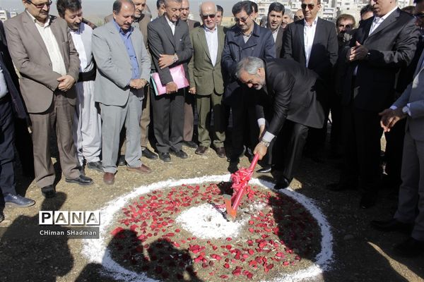 مراسم کلنگ زنی احداث مجتمع فرهنگی آموزشی بنیاد خیریه صدر هاشمی نژاد در سنندج