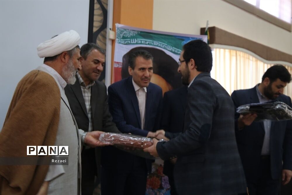 همایش ائمه جماعات روحانی و فرهنگی  مدارس در میانه