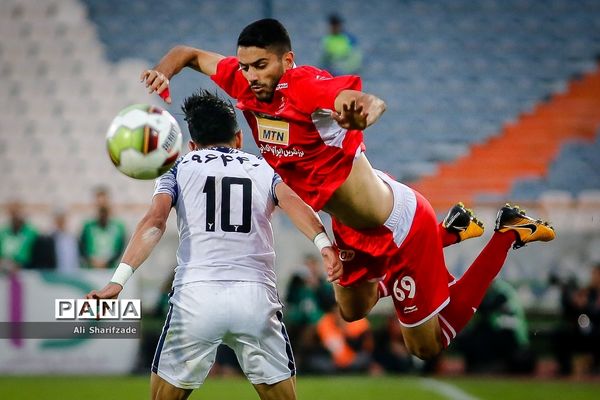 دیدار تیم‌های فوتبال پرسپولیس و پیکان