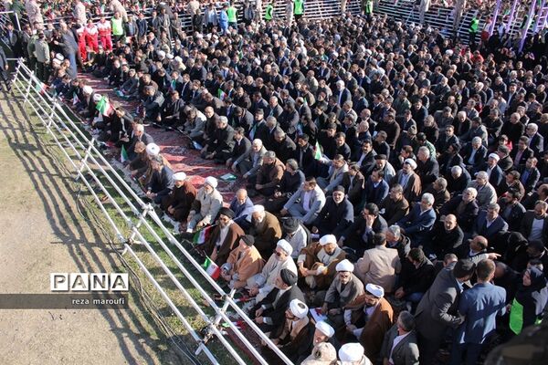 استقبال مردم خوی از رئیس جمهوری
