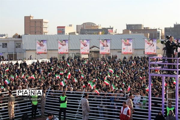 استقبال مردم خوی از رئیس جمهوری