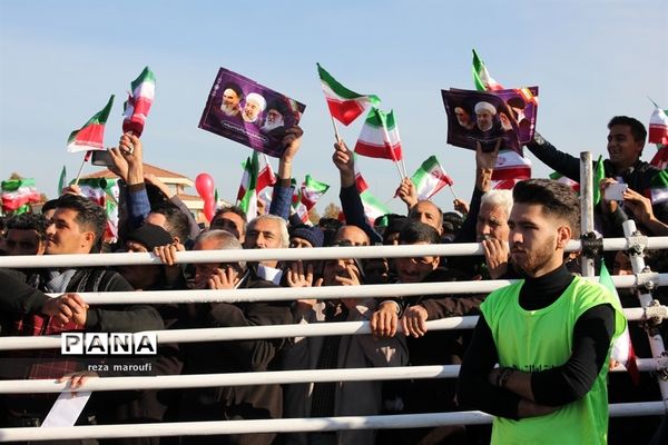 استقبال مردم خوی از رئیس جمهوری